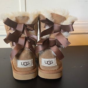 UGG Toddler Bailey Bow II Velvet Boot Toddler Girls Size 10